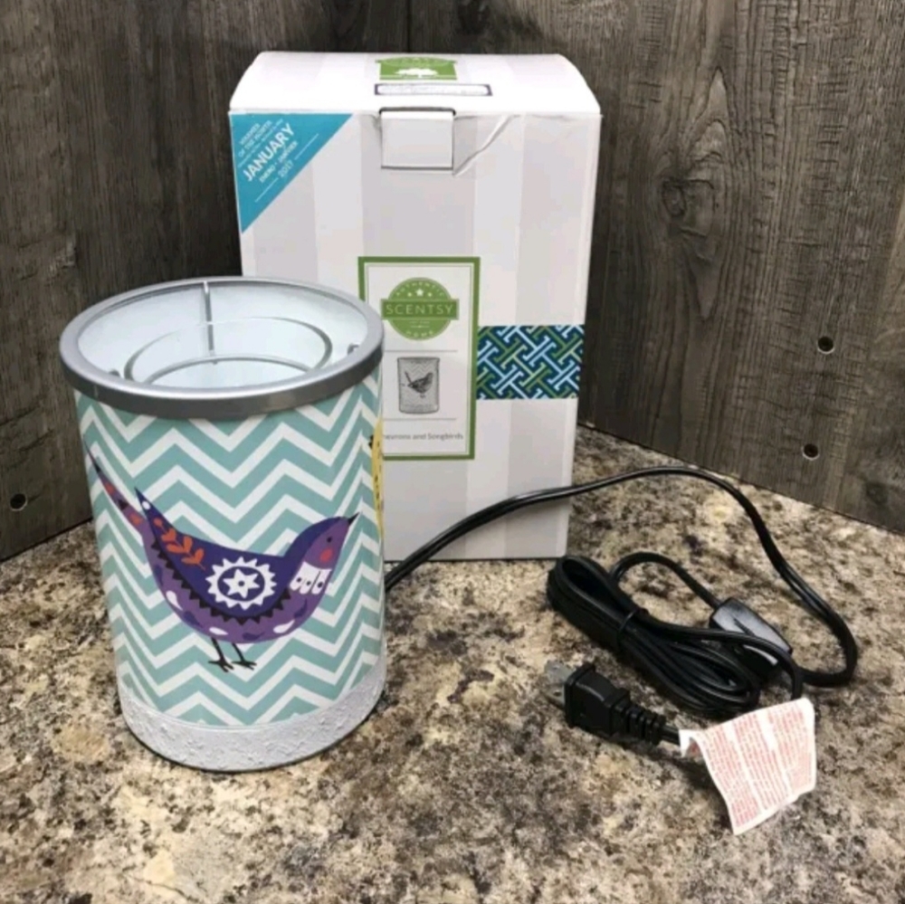 Scentsy chevron and songbirds warmer